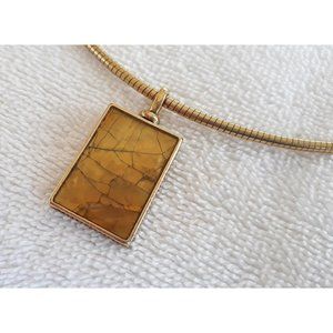 Gold Tone Necklace & Pendant